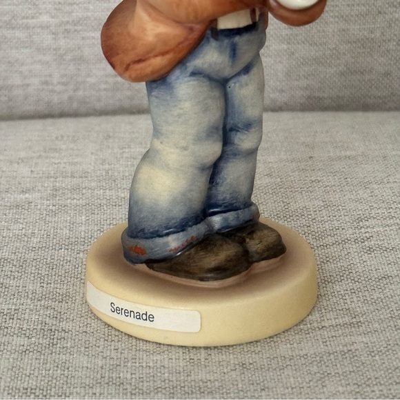 Serenade - Goebel M. I. Hummel Figurine #85 4/0 TMK 6 - Picture 13 of 14